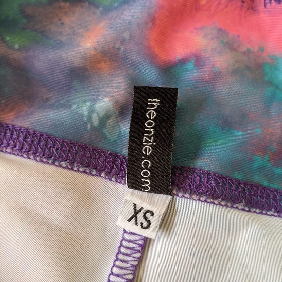 Onzie Crop Leggings - colorful trees print - Picture 4 of 4